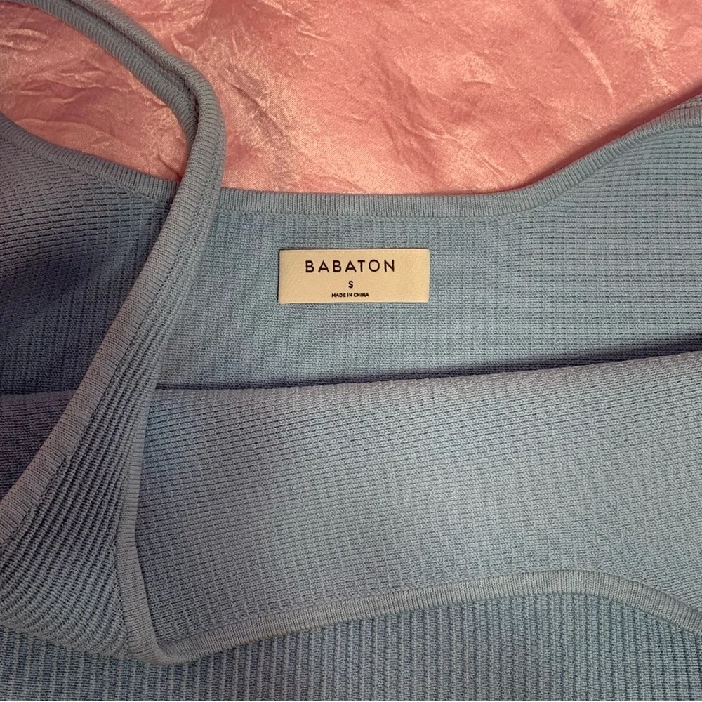 *SOLD* Aritzia Babaton Sculpt Knit Cropped Tank - Picture 4 of 5